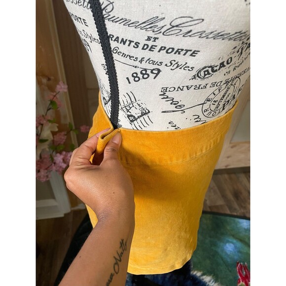 Banana Republic Women's Mini Skirt Size 2 Corduroy Yellow Y2K - Picture 4 of 8